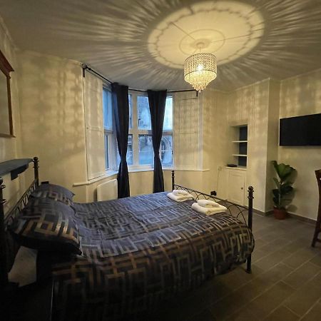 Gated Stunning Period Studio In Vibrant בריסטול מראה חיצוני תמונה